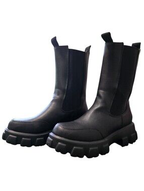 Journee Collection Women's Vista Lug Sole Chunky Black Chelsea Boots Size 7.5
